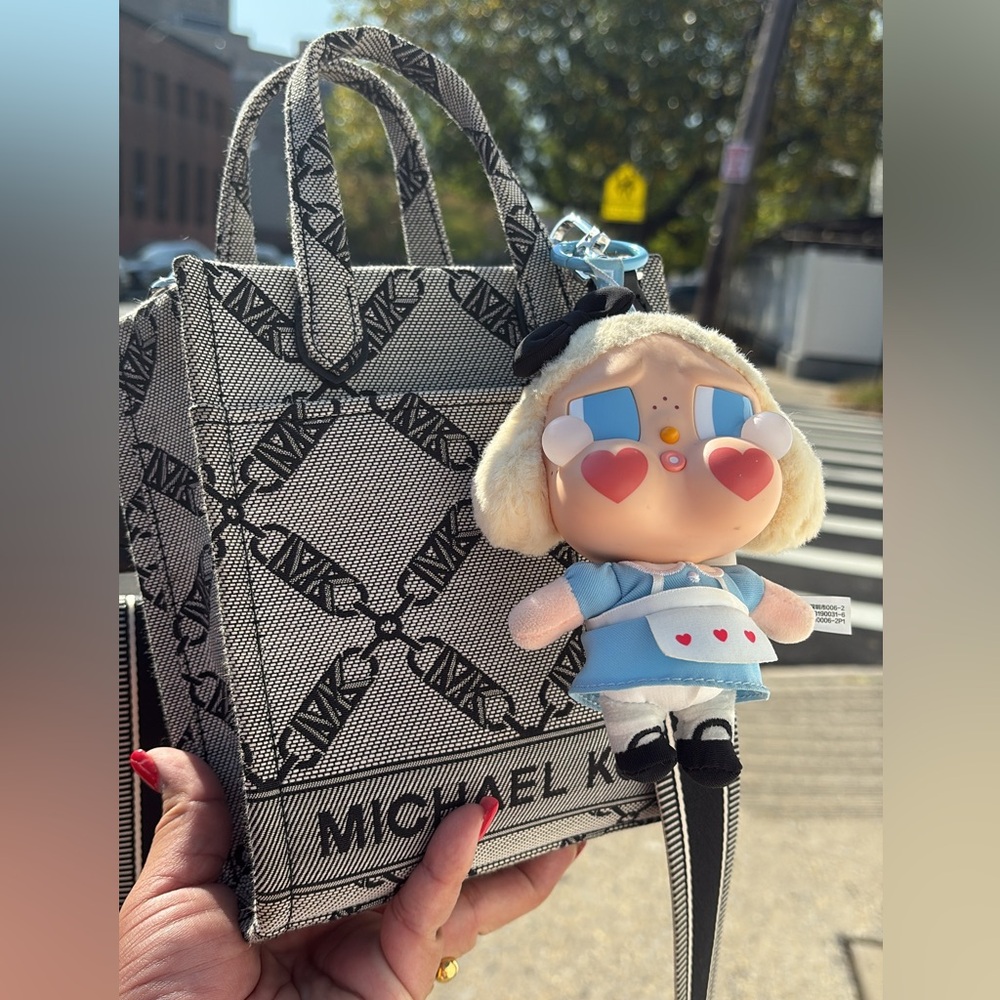 Michael Kors ‘Gigi’ XS Empire Logo Crossbody EUC